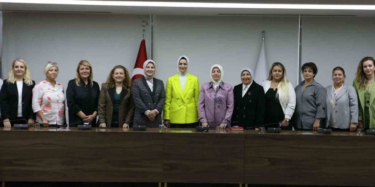 AK Parti İzmir İl Kadın Kollarında temayül heyecanı