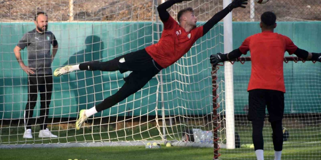 Bodrum FK Teknik Direktörü Taşdemir: "Taraftarlarımızla aile gibiyiz"