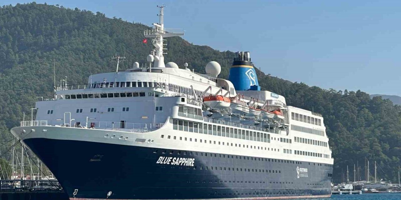 Dev yolcu gemisi Marmaris’e bu kez yolcusuz geldi