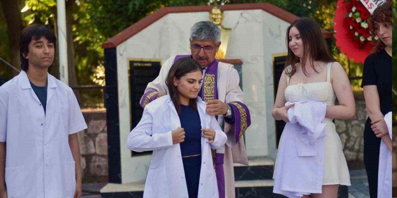 Milas Veterinerlik Fakültesinde Beyaz Önlük giyme töreni