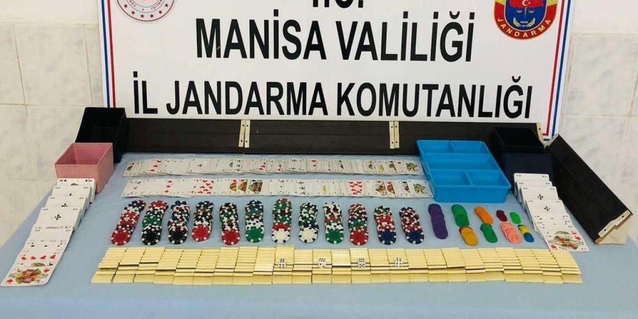 Bağ evinde kumar oynayan 11 kişiye suçüstü