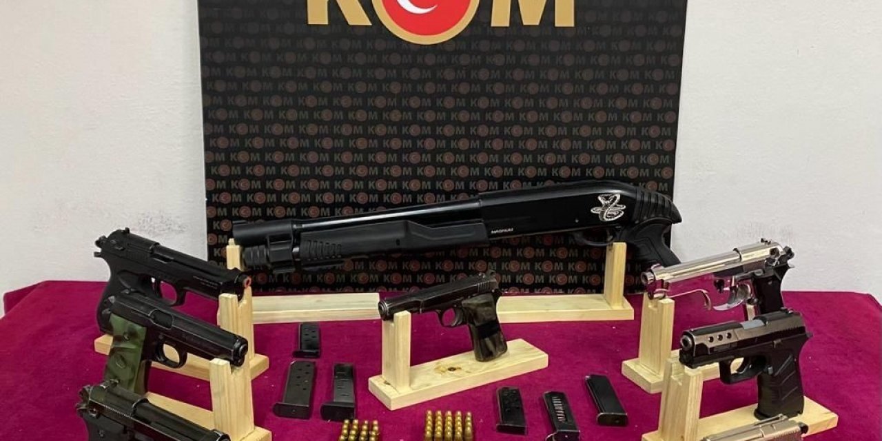 İzmir’de silah kaçakçılarına polis baskını