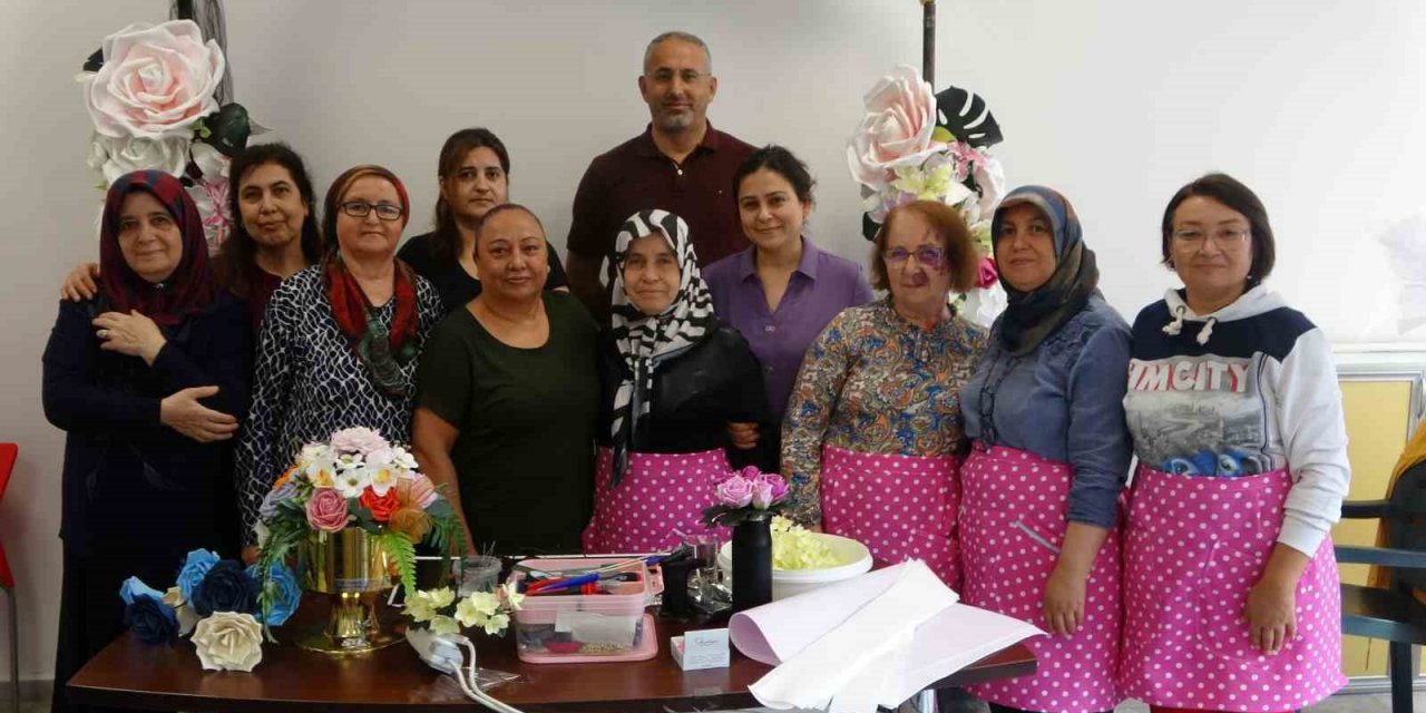 Çiçekçilik kursu kadınların gözdesi oldu