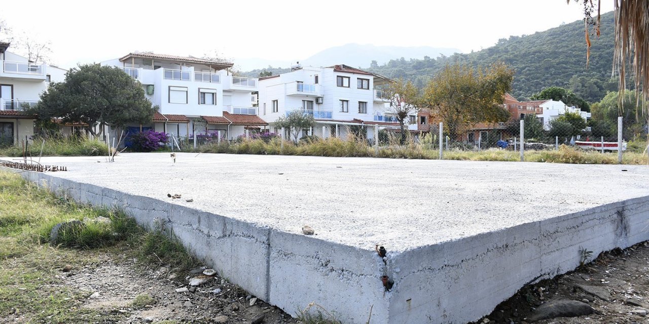 (SABAH verelim)Kuşadası Belediyesi kaçak yapılaşmayla mücadeleden taviz vermiyor