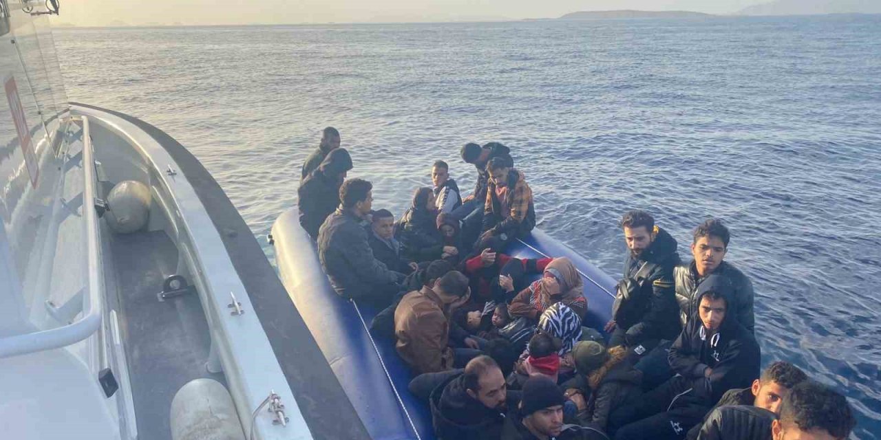 Bodrum’da 77 düzensiz göçmen kurtarıldı, 39’u yakalandı