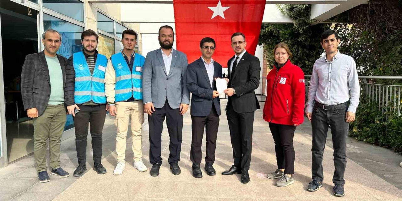 Manisalı öğrenciler, harçlıklarıyla Gazze’ye 33 bin lira bağışladı