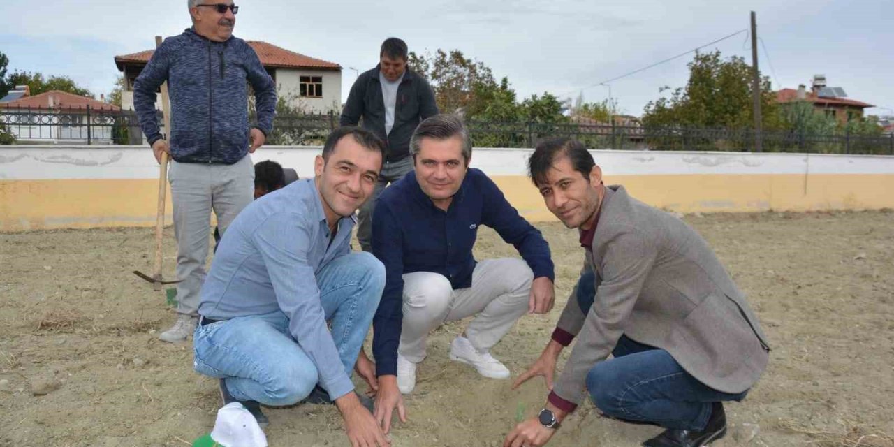 Selendili vatandaşlar geleceğe nefes oldu