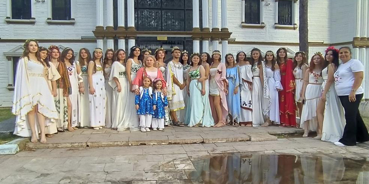 Karya defilesi yoğun ilgi gördü