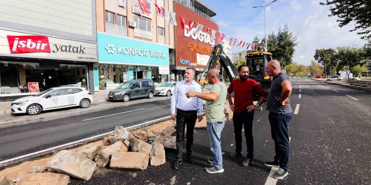 Bayraklı mahallelerinde hizmet turu