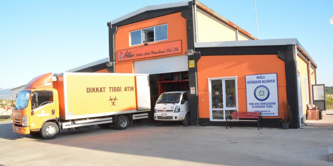 Muğla Büyükşehir Belediyesi, 7 bin 900 ton tıbbi atığı evsel atığa dönüştürdü