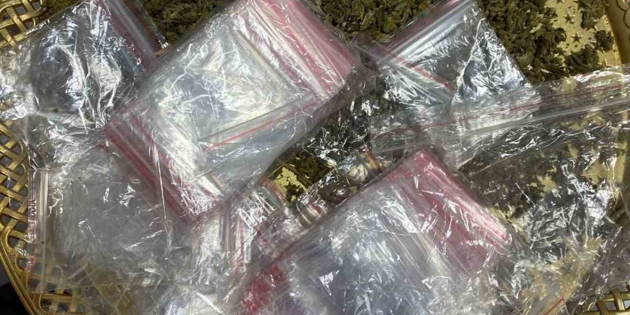 Polis uygulamasında, firari cinayet hükümlüsü ve tepsili torbacı yakalandı