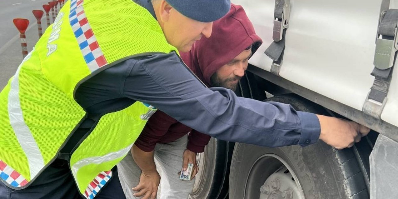 Jandarma 55 aracın trafiğe uygunluğunu denetledi
