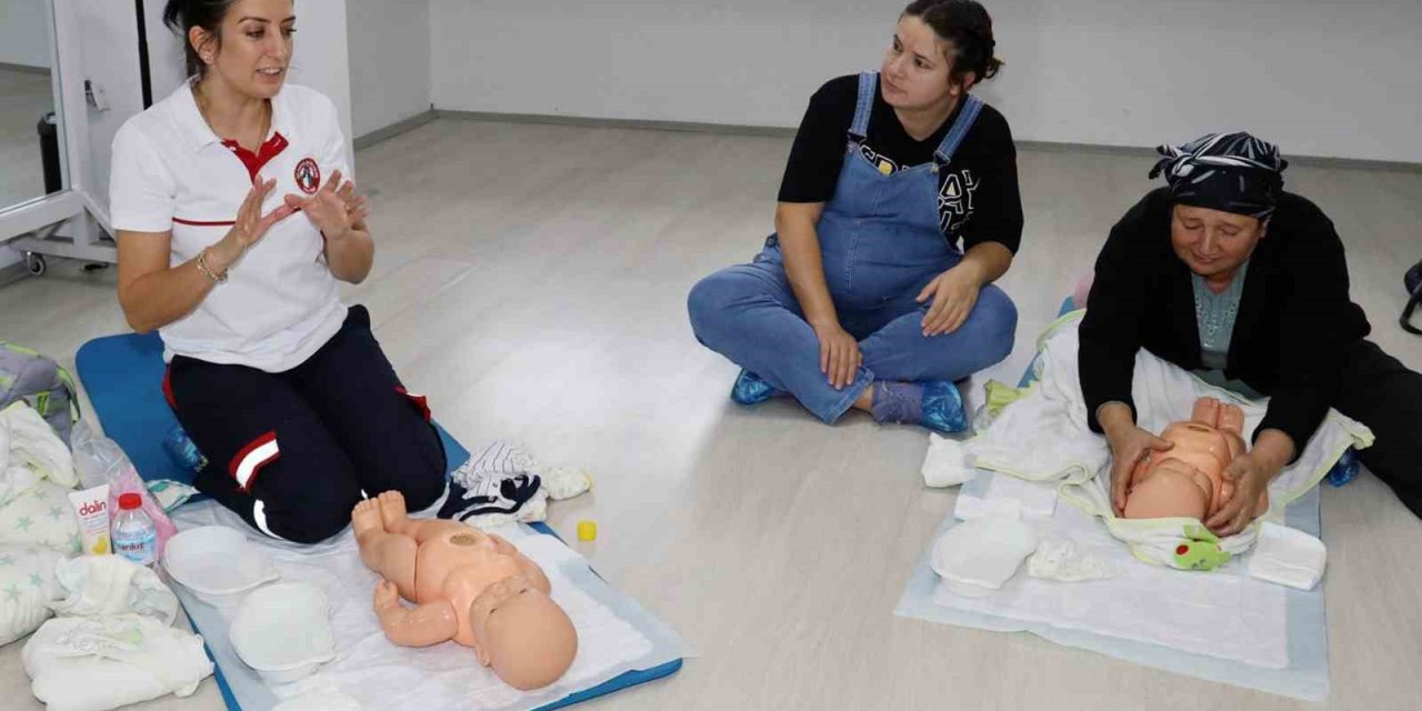 Anne adaylarına doğuma hazırlık kursu