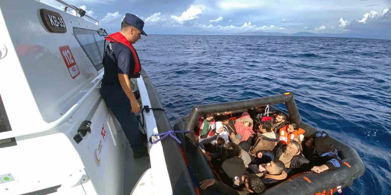 Datça’da 18 düzensiz göçmen kurtarıldı, 40 göçmen yakalandı