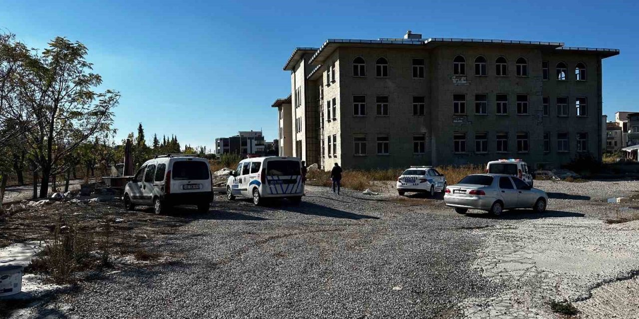 İnşaattan düşen işçi hayatını kaybetti