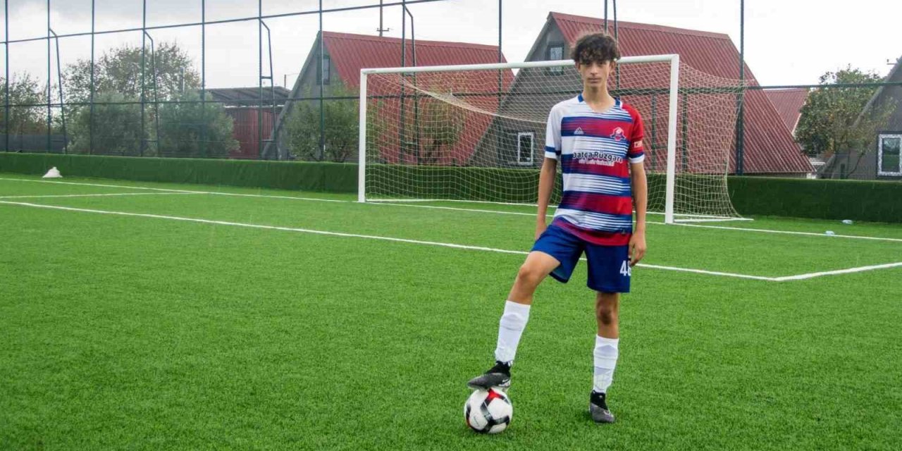 Datçalı genç Manisa Futbol Kulübü’nün alt yapısına transfer oldu