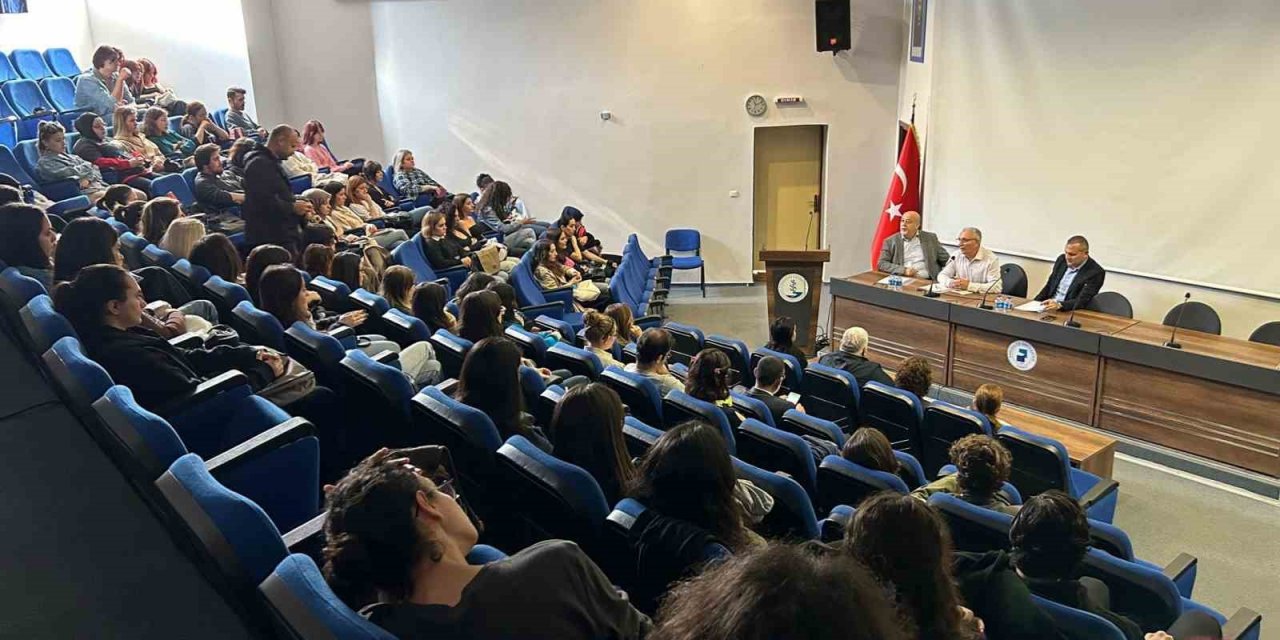 PAÜ’de ‘Fransız Aydınlanmasının Atatürk ve Cumhuriyet’e Etkileri’  paneli düzenlendi