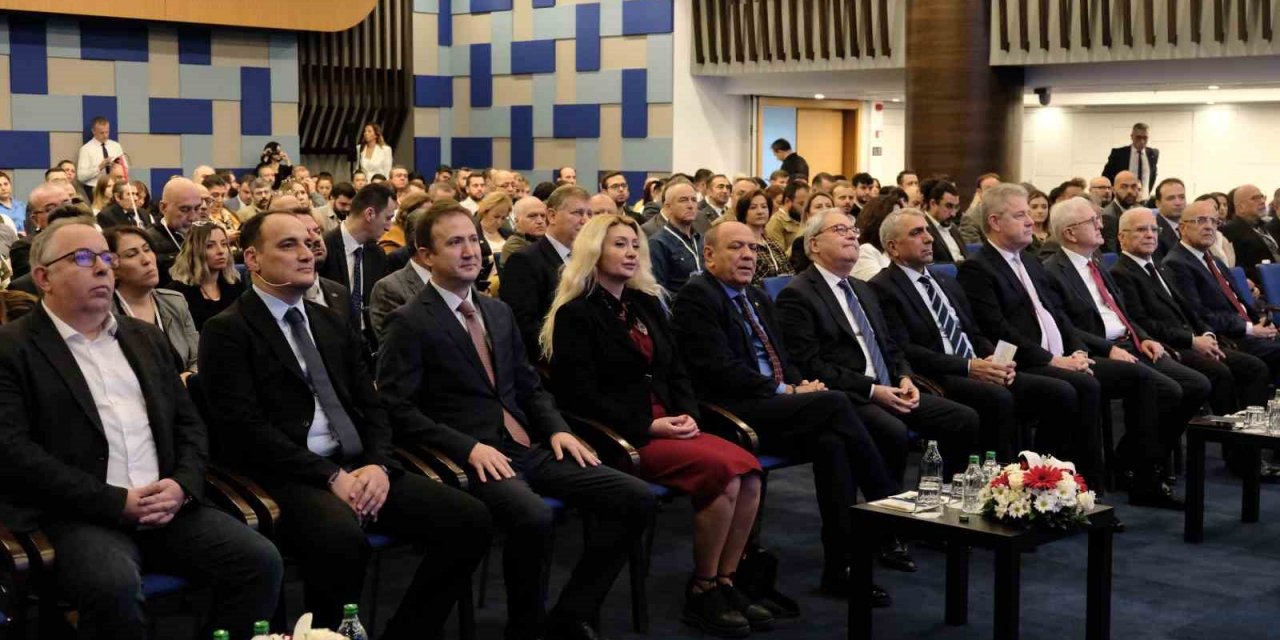 Akıllı KOBİ İzmir Dijital Dönüşüm Konferansı’na yoğun ilgi