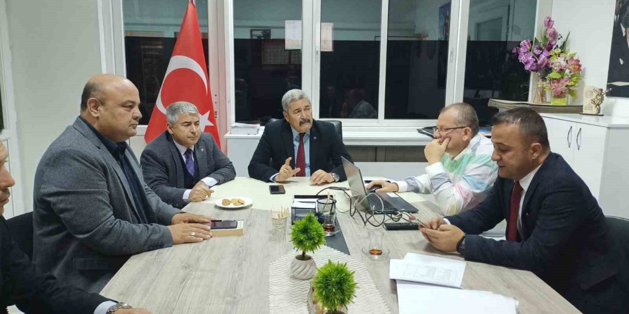 Efeler’de "Eğitim Yöneticileri Okuyor" projesi dikkat çekiyor