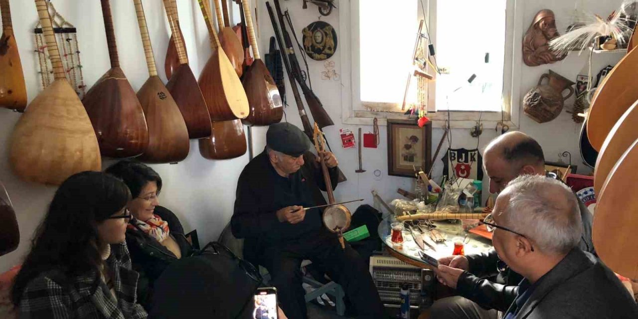 Başkan Arslan, Çameli’nin kültürel değerlerini müze için teslim etti