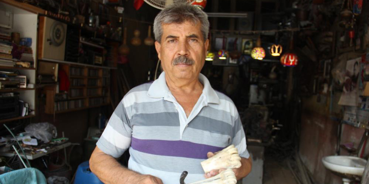Kemal Usta, atık hayvan kemiklerini sanata dönüştürüp ekonomiye kazandırıyor