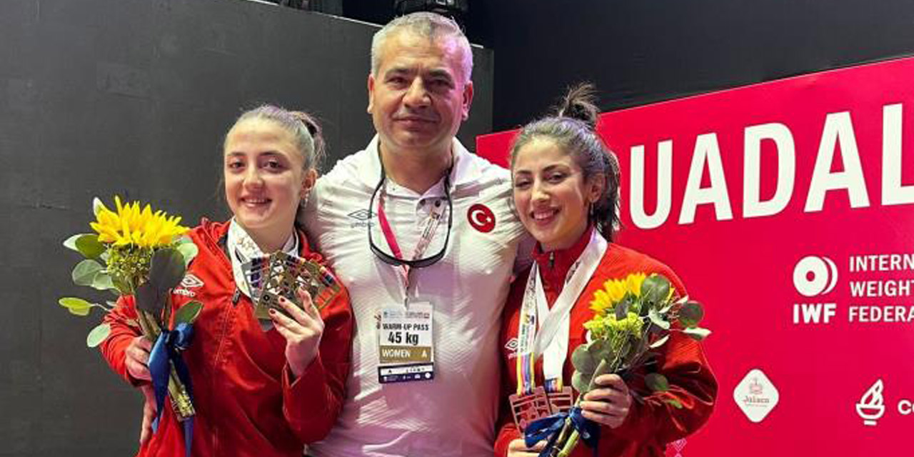 Halterci kızlar Meksika'da  altın madalya kazandı