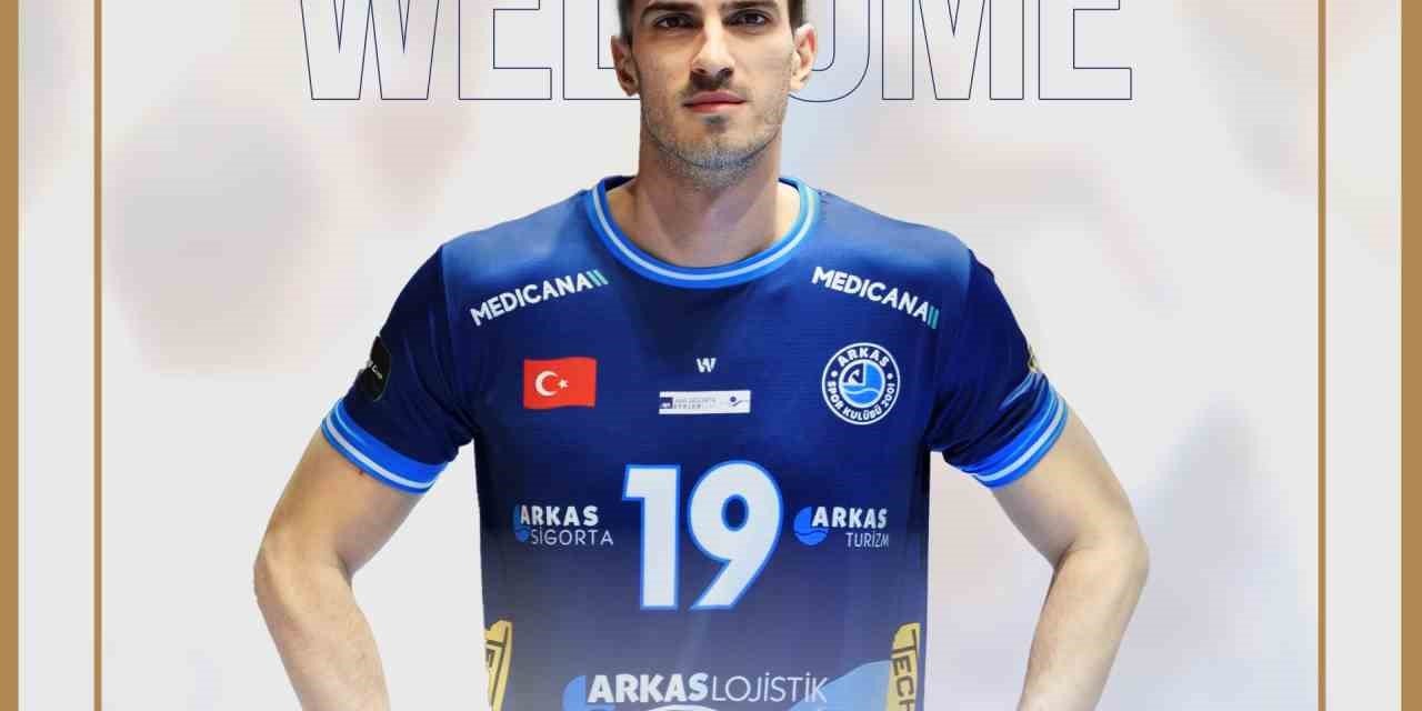 Bulgar oyuncu Nikolay Kartev, Arkas Spor’da