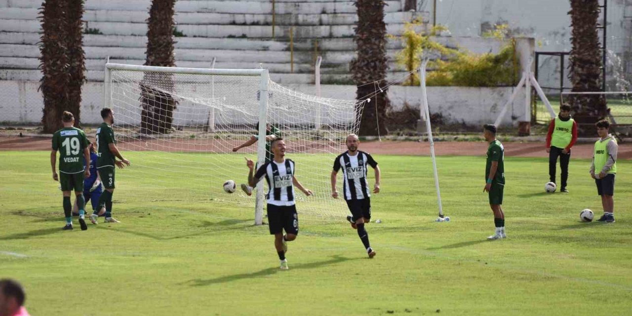 Kuşadasıspor Teknik Direktörü Çardak: "Her şey da çok daha güzel olacak"