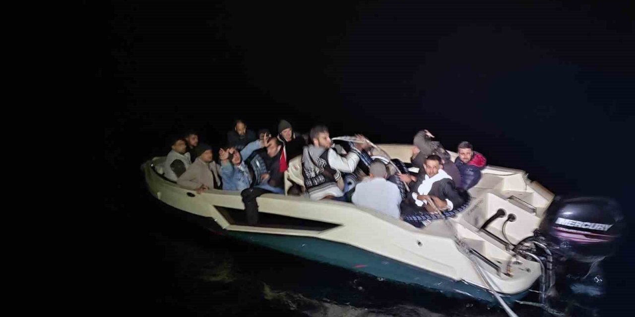 Marmaris’te 18 düzensiz göçmen kurtarıldı