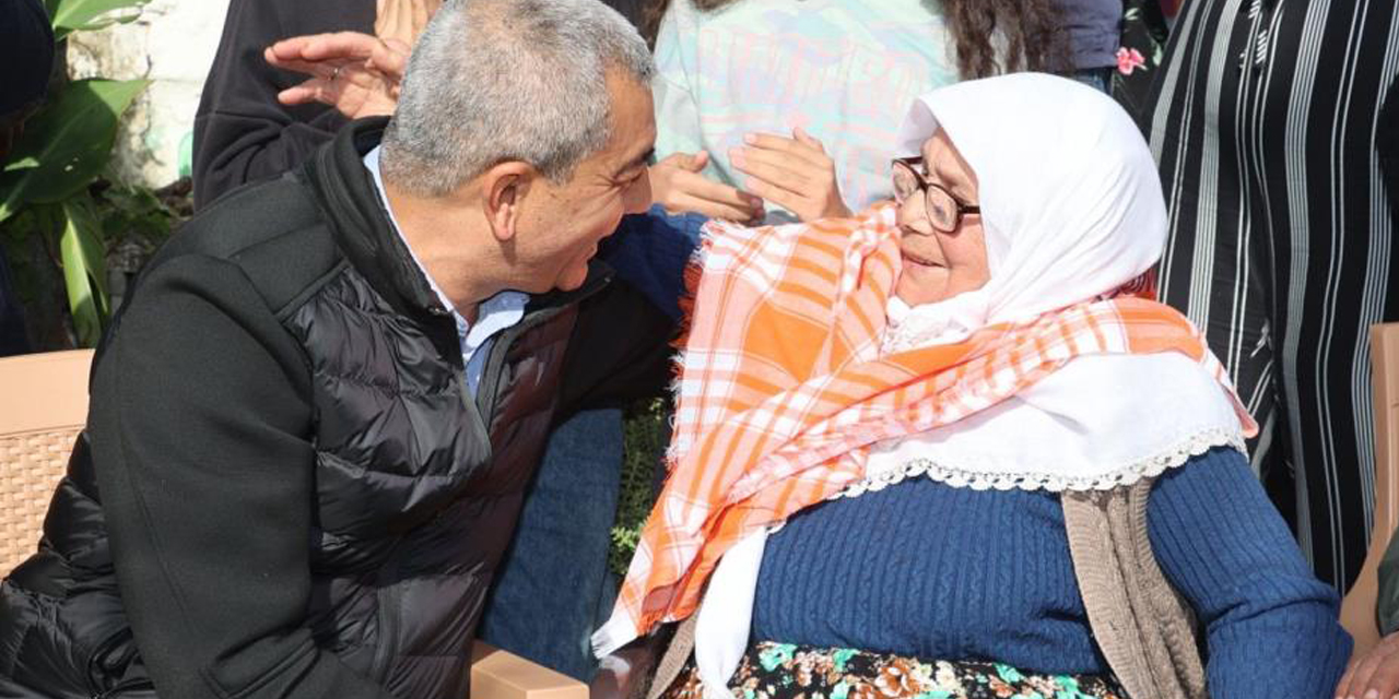 Cumhuriyetle yaşıt Fatma nineye vefa