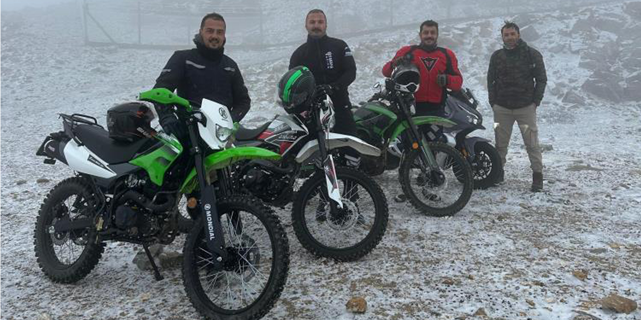 Yılın ilk karını motorcular karşıladı