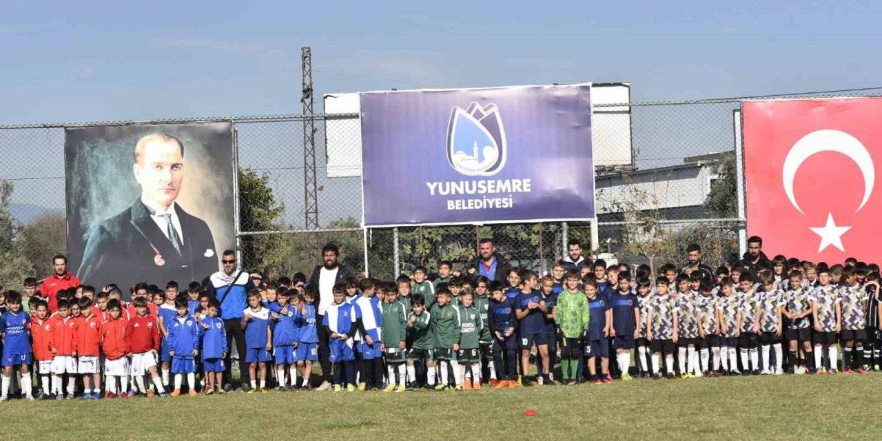 Yunusemre’de 100. Yıl Ara Tatil Futbol Turnuvası yapıldı