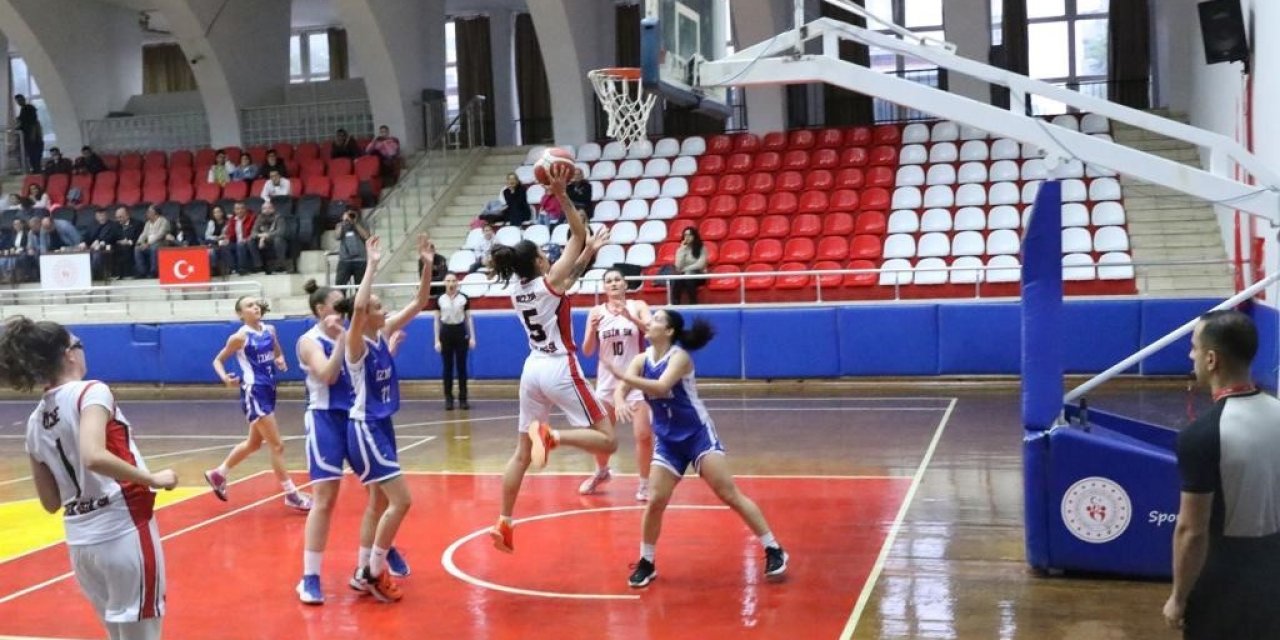 Gençlik Spor Müdürlüğü’nün kadın basketbol takımı ilk maçına çıktı