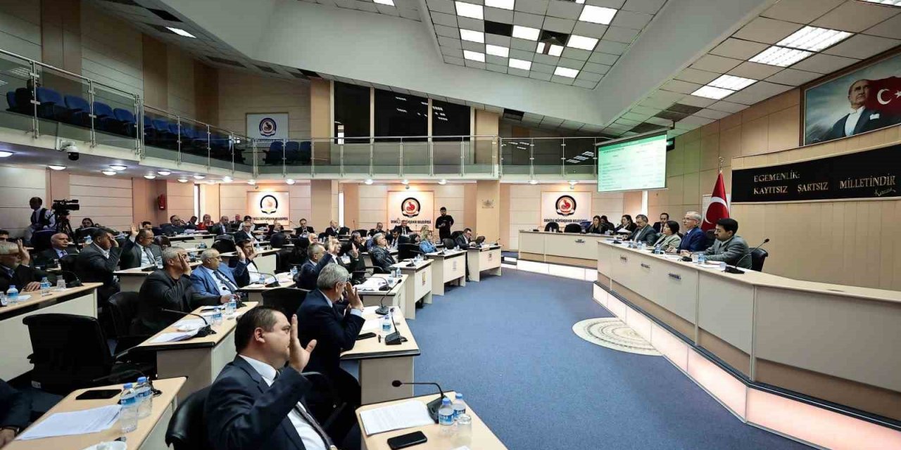 Denizli Büyükşehirde rekor bütçe kabul edildi