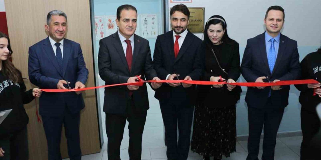 Hayırsever’in yaptırdığı Menteşe Anadolu Lisesi Laboratuvarının açılışı yapıldı