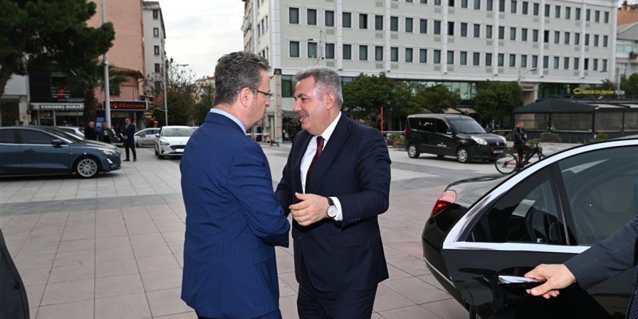 İzmir Valisi Elban’dan Vali Ünlü’ye ziyaret
