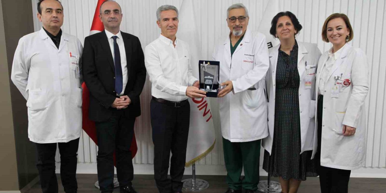 İEÜ Medical Point Hastanesine “Etik” ödülü