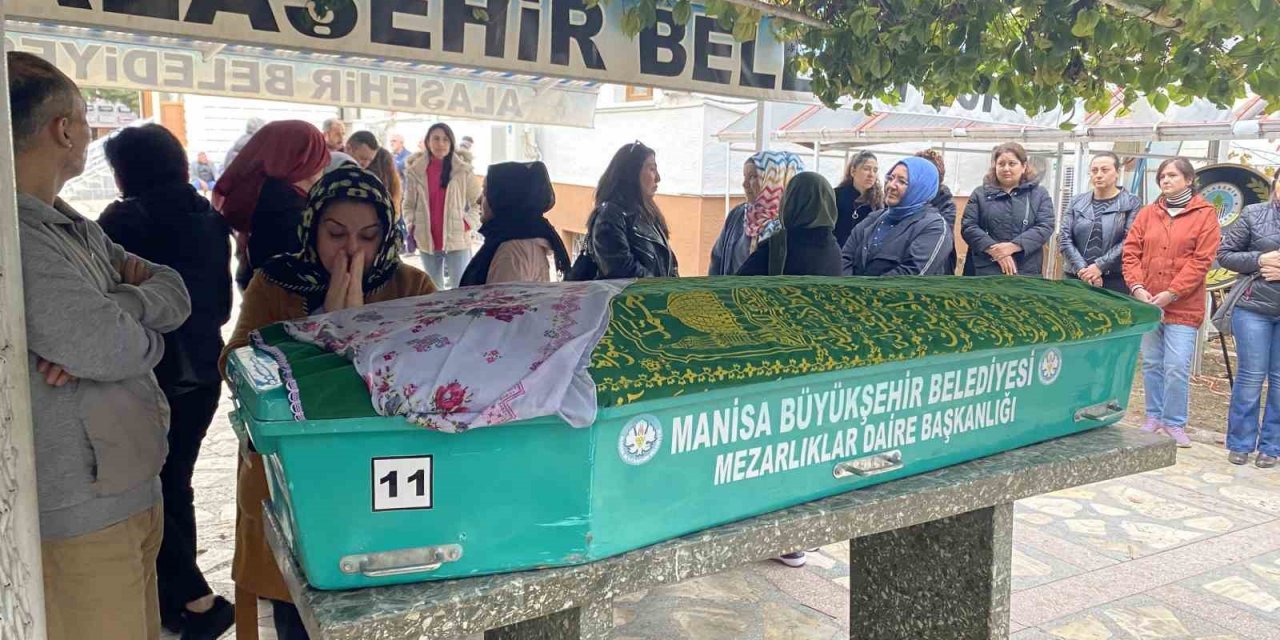 Manisa’da 11 yıllık öğretmen yaşam savaşını kaybetti