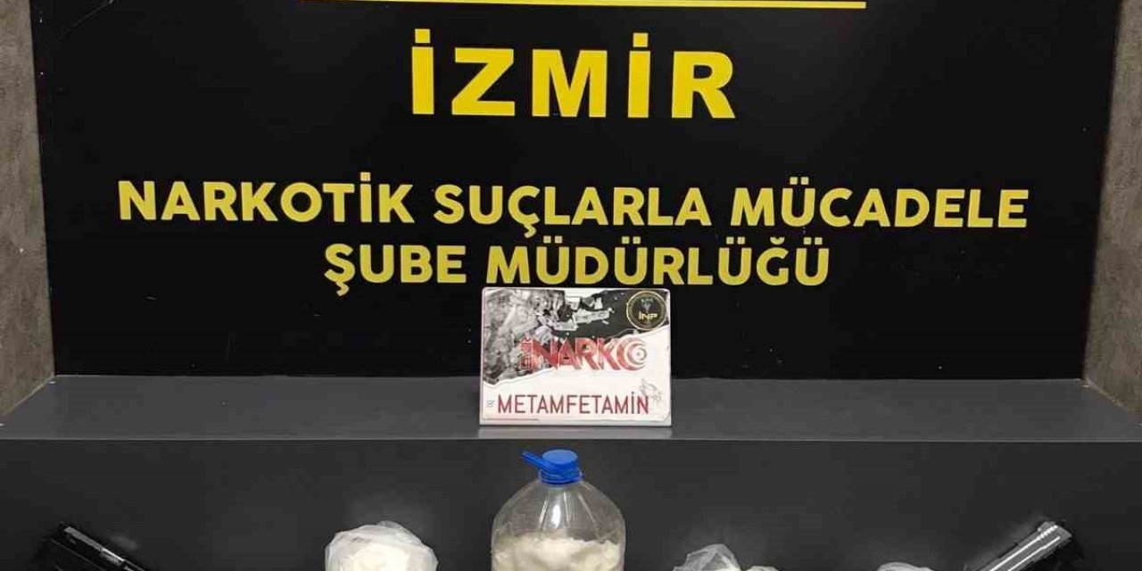 İzmir’in iki ilçesinde zehir tacirlerine operasyon