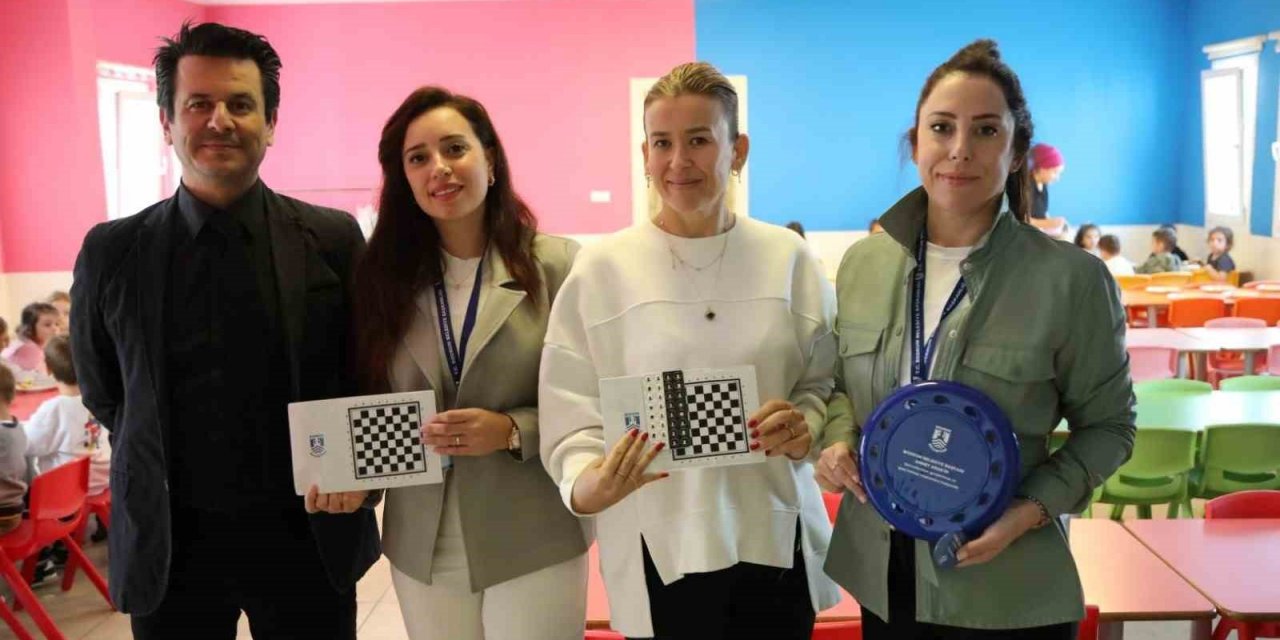 Belediyeden anaokulu öğrencilerine hediye