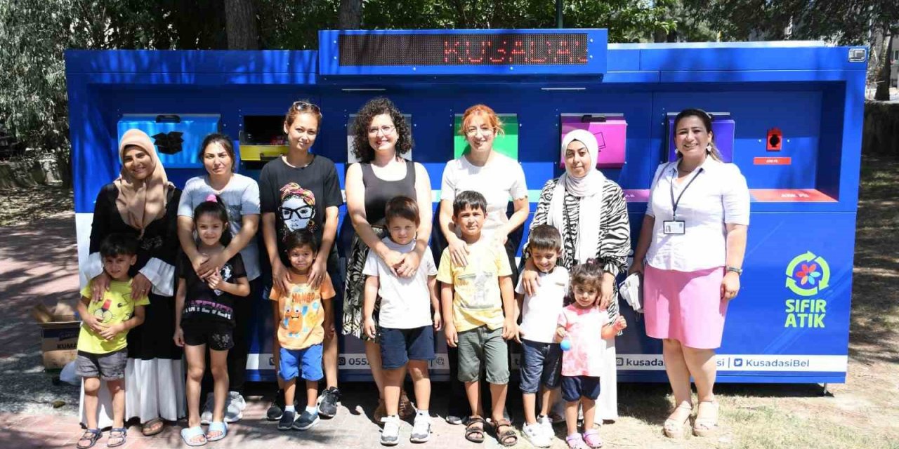 Kuşadalılar Mobil Atık Getirme Merkezi’ni çok sevdi