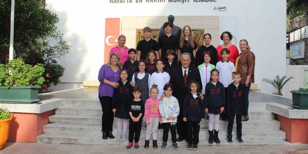 Kalbi öğrencileri için atıyor