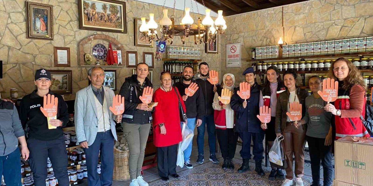 Jandarma ekipleri kadına karşı şiddete dikkat çekti