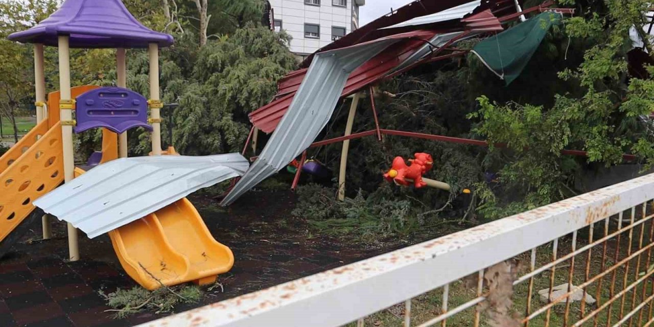 Dalaman’ı hortum vurdu