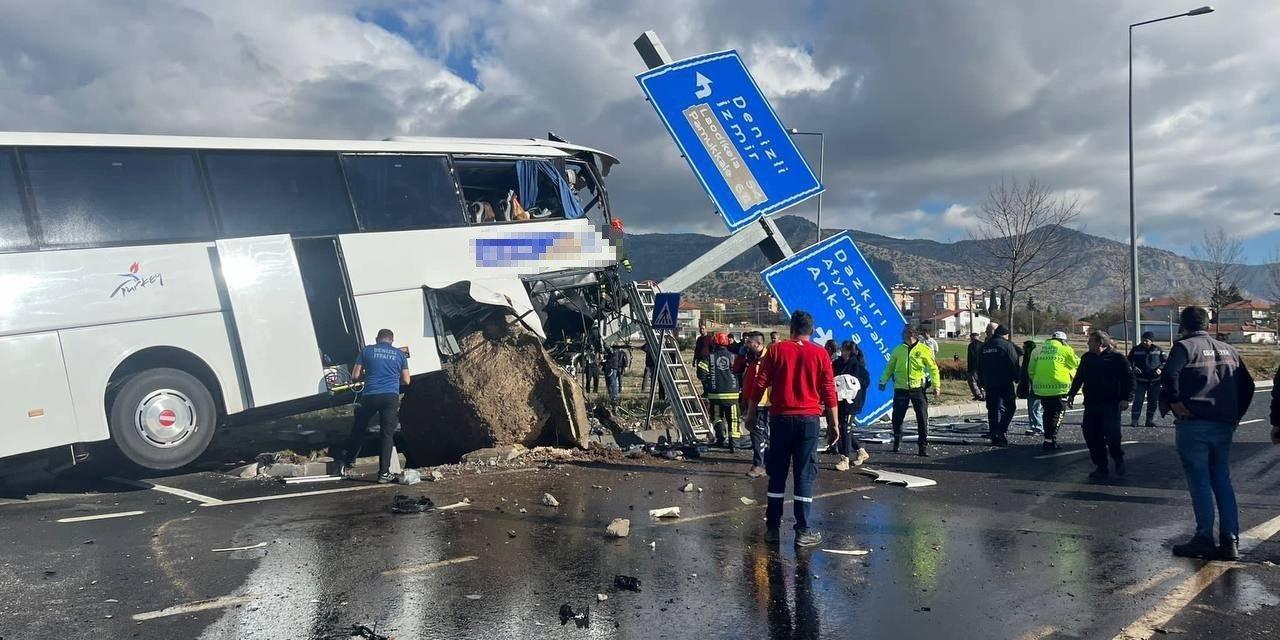 Tur otobüsü kazasında ölü sayısı 3’e yükseldi