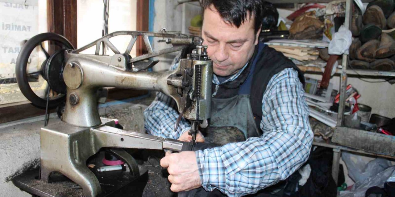 Çanta tamirine rağbet arttı, esnafın yüzü güldü
