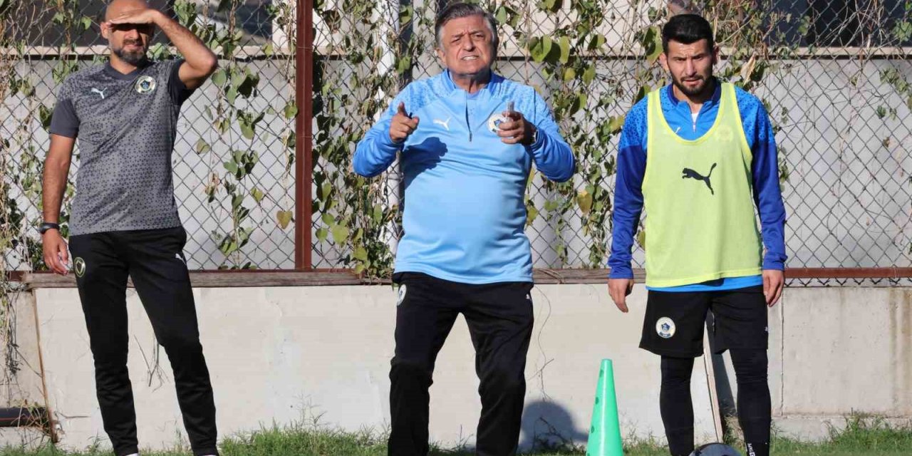 Yılmaz Vural’dan, TFF’ye yabancı teknik direktör eleştirisi