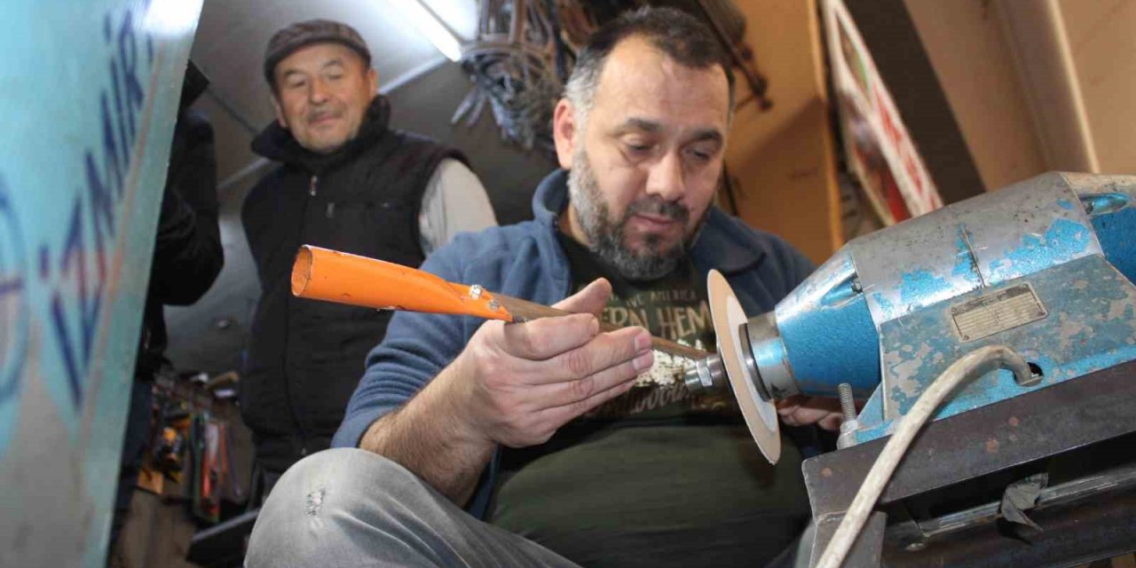 Bu yıl zeytin budama dönemi erken geldi, testere bilemeye talep çoğaldı