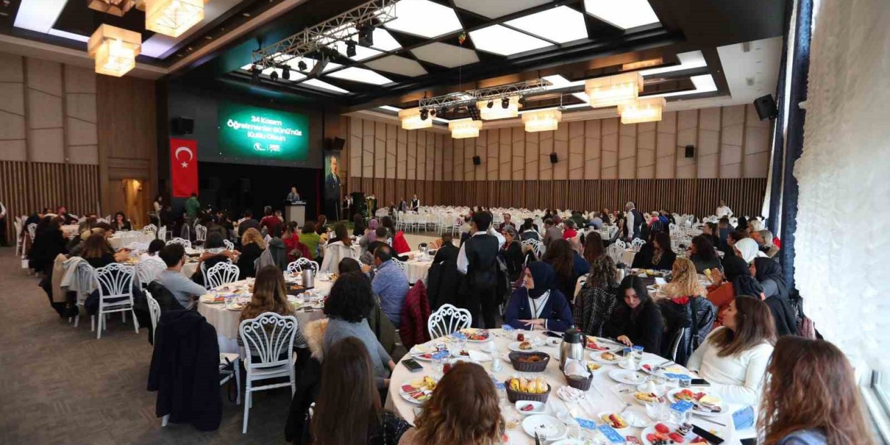 Başkan Doğan belediyede görev yapan öğretmenlerle buluştu