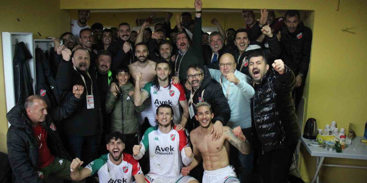 Karşıyaka, zirveye oynuyor